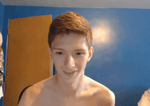 Teen-Boy-masturbates-on-webcam