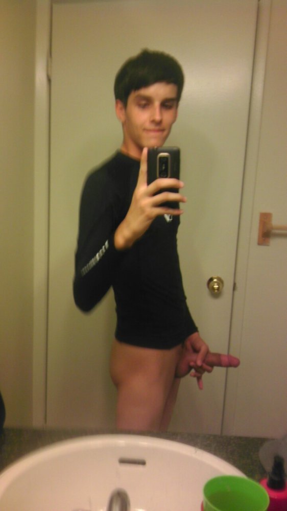 bathroom-wanking-teenboy-photo bathroom-wanking-teenboy-photo