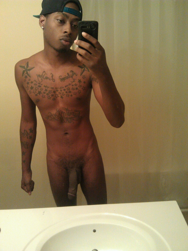 black-mirror-bathroom-pics.jpg