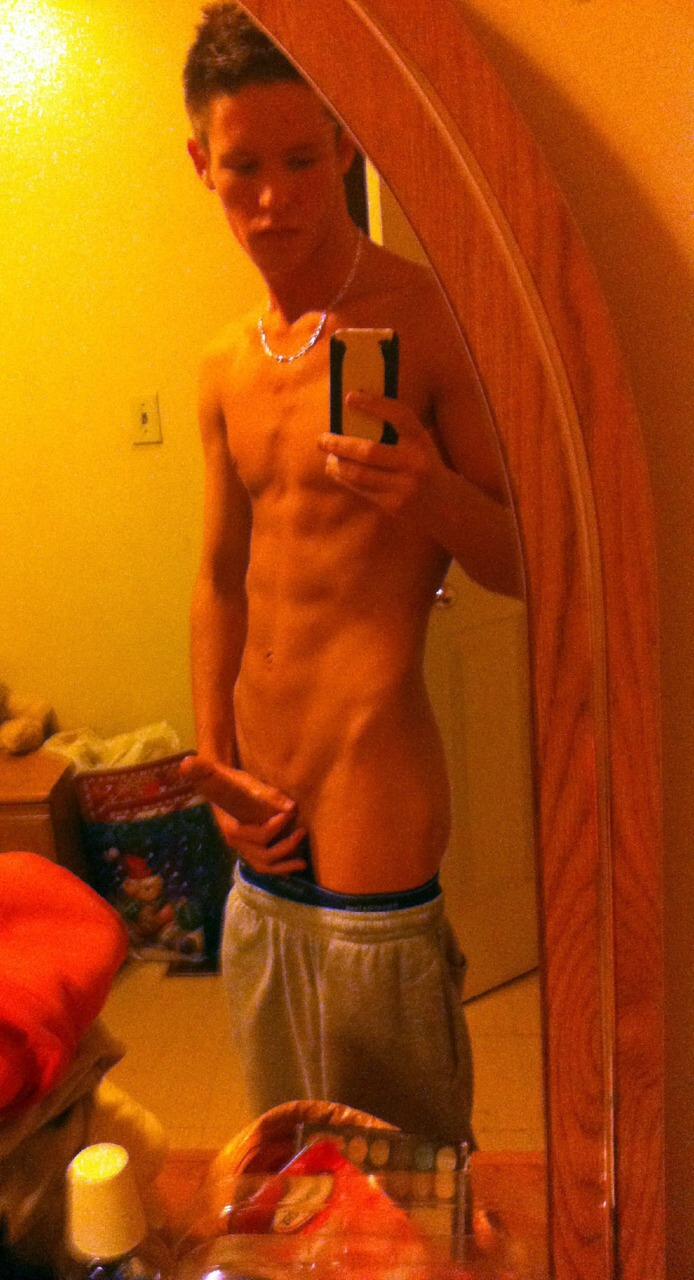 hot_boy_mirror hot_boy_mirror