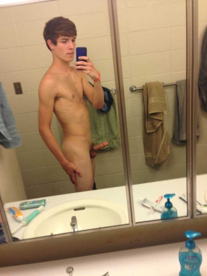 horny-lad-selfie horny-lad-selfie