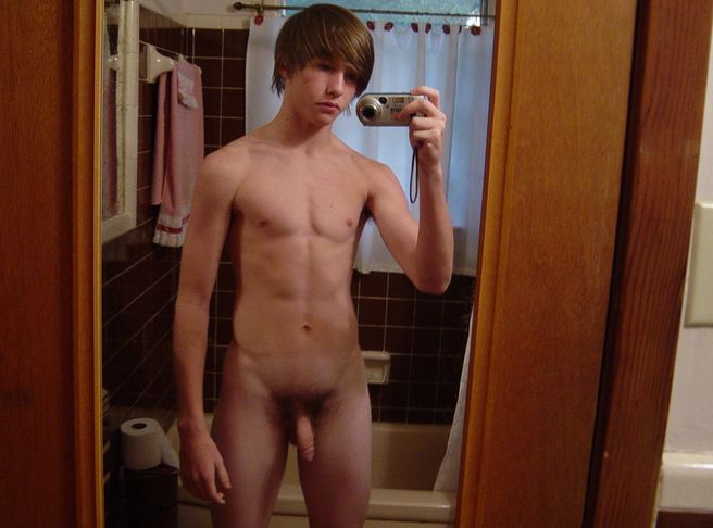 teenboy-selfpic-free