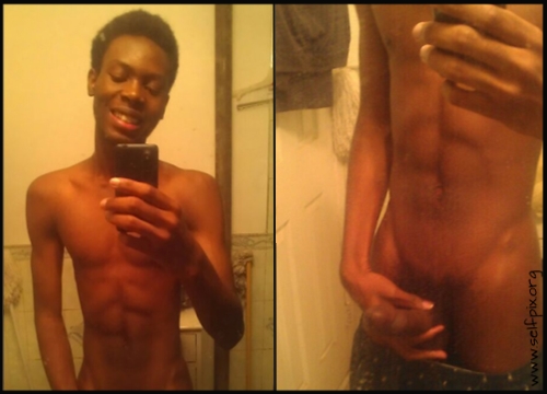 Zaniels Masturbating Selfpics
